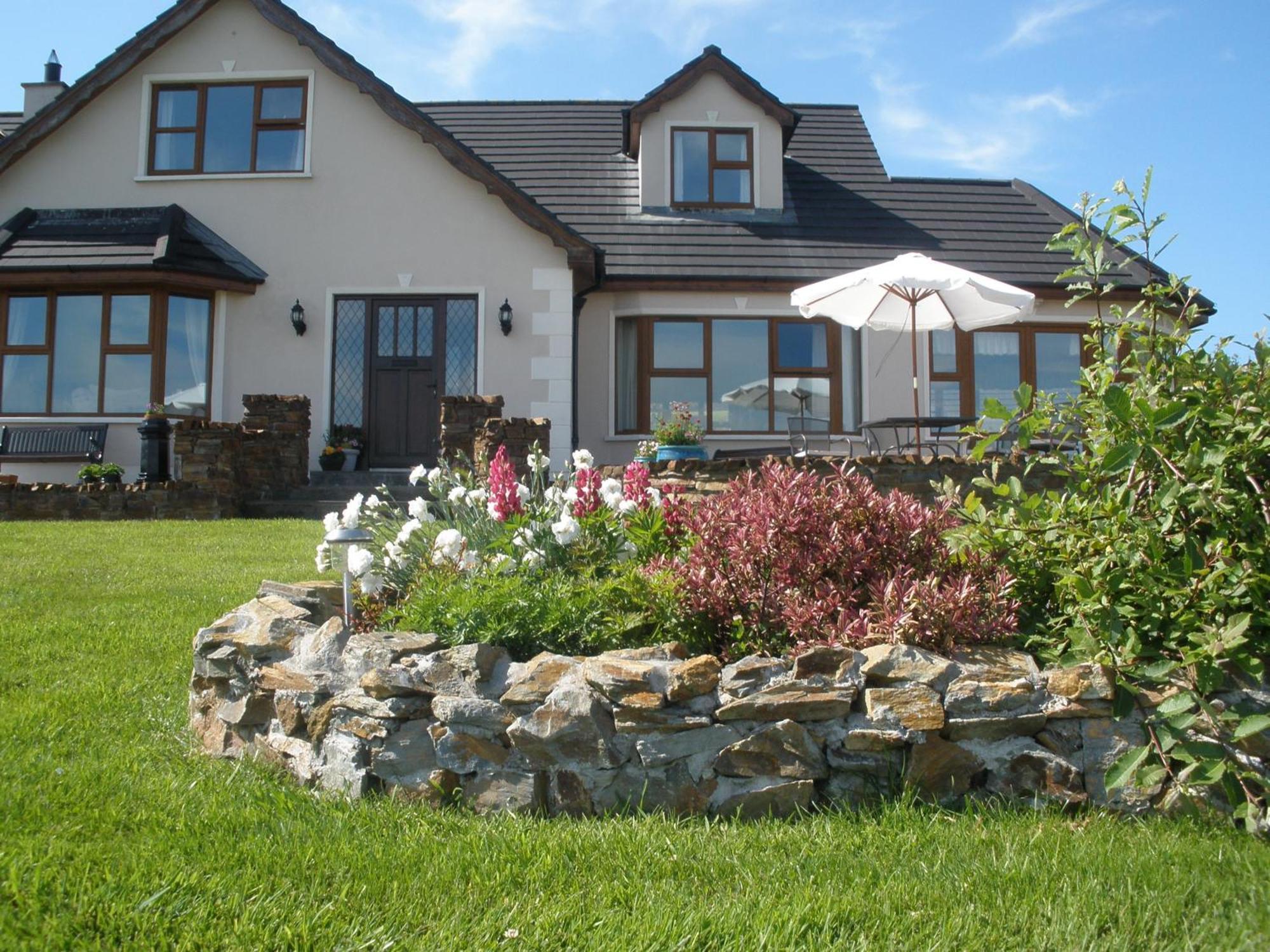 Inishowen Lodge B&B Moville Exterior photo
